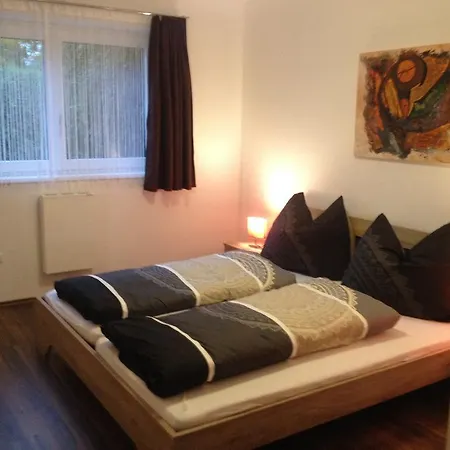 Stockl Apartment *